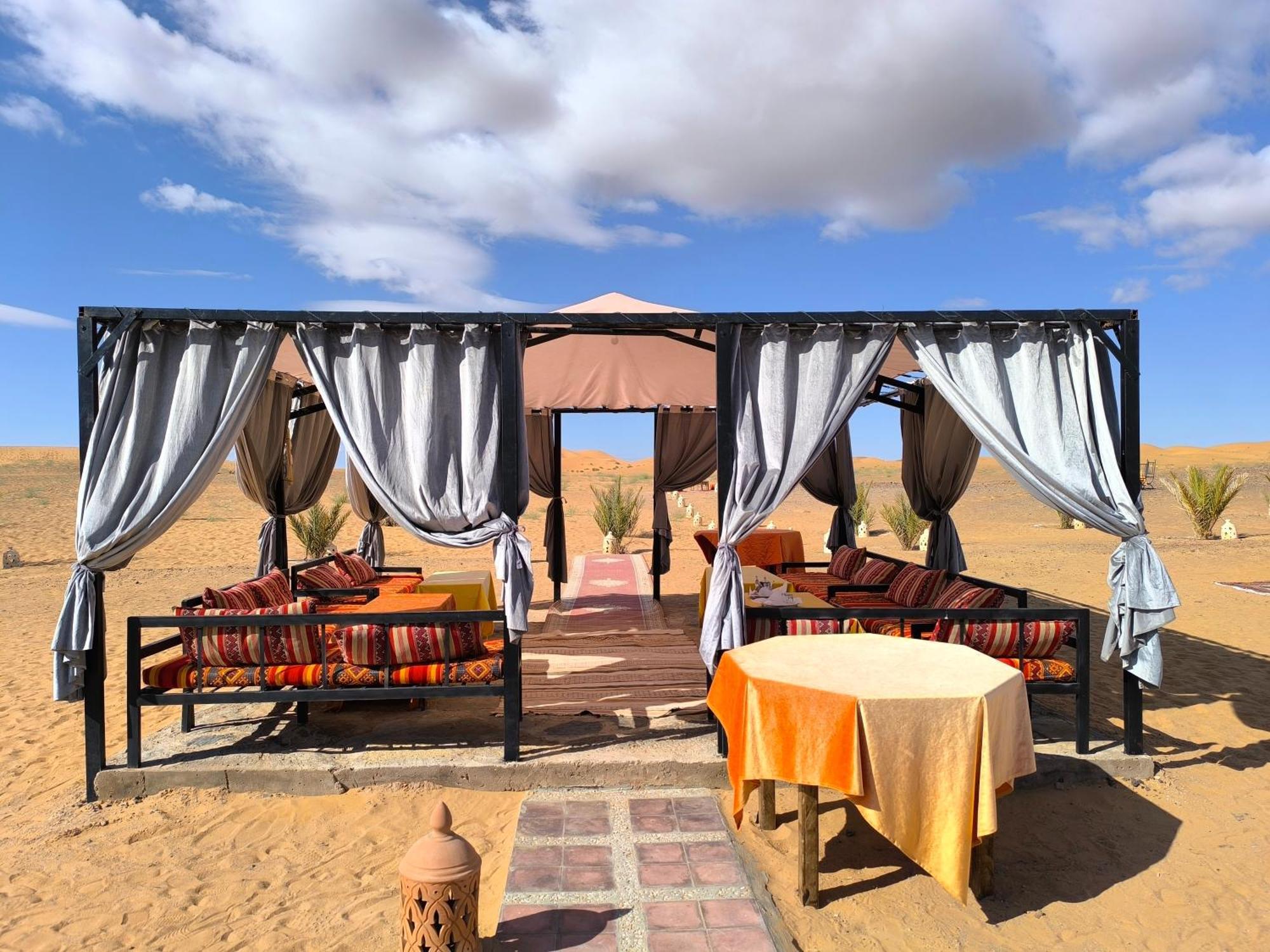 Luxury Bega Camp Hotel เมอร์ซูกา ภายนอก รูปภาพ