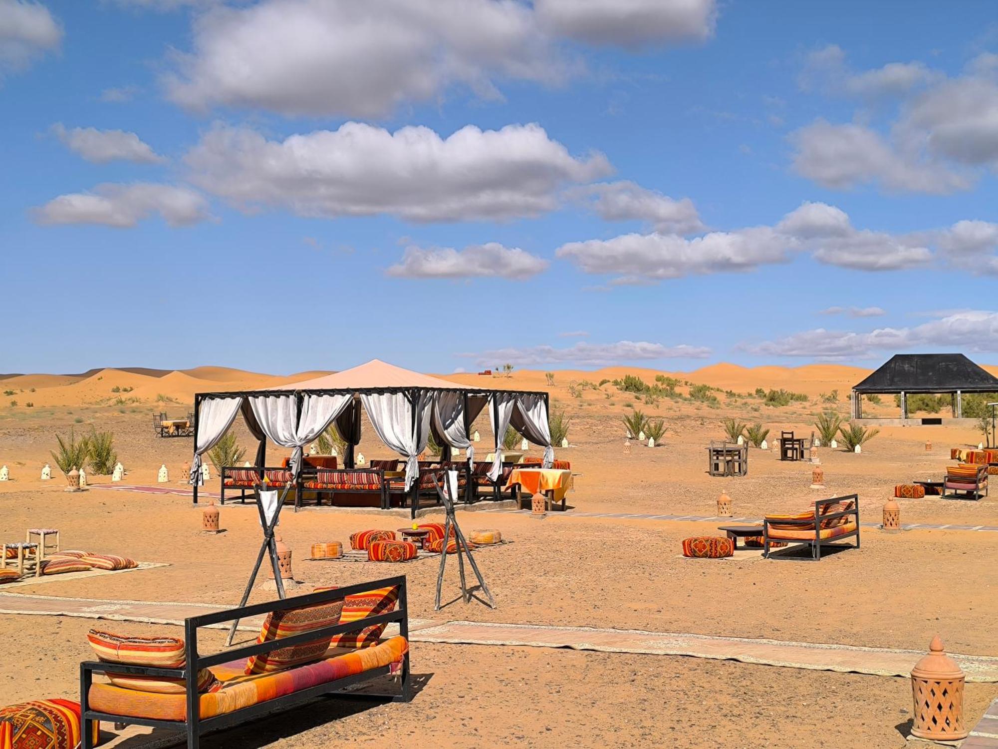 Luxury Bega Camp Hotel เมอร์ซูกา ภายนอก รูปภาพ